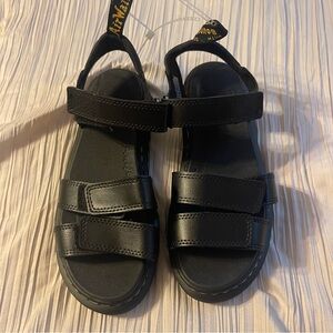 Dr. Martens black‎ womens sandals size 6 new without tags